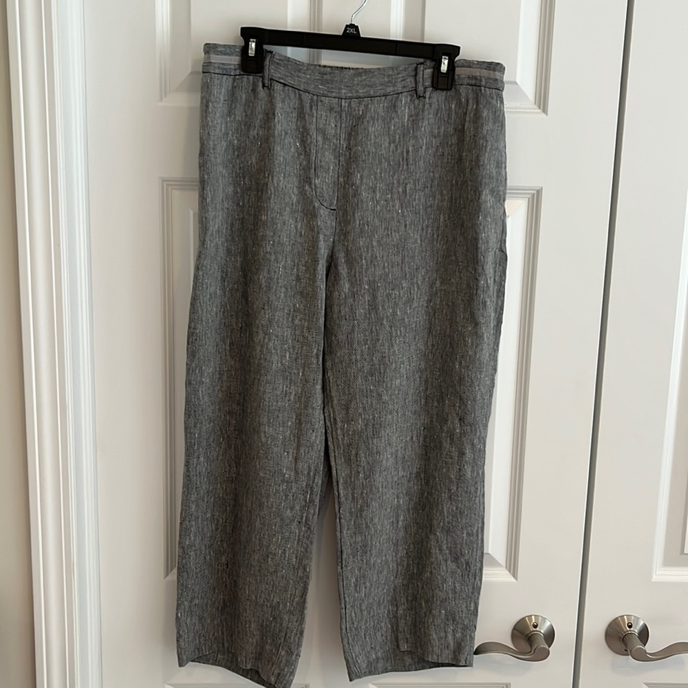 Chico’s Gray Linen Crops